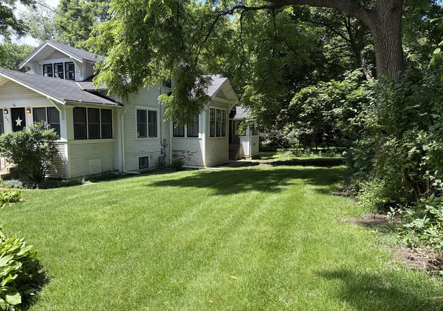 3rd image of 240 Hill Ave, Glen Ellyn, IL 60137 | MLS# 12687765