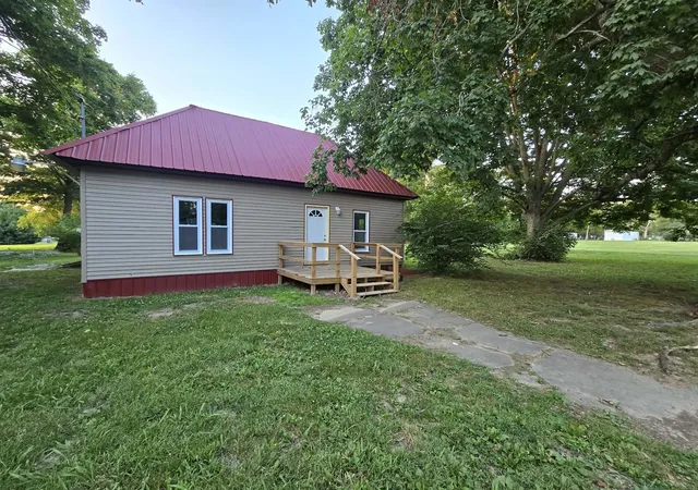 Photo 3 of Single family home for sale at 602 W Cherry St, Mcleansboro, IL 62859 | MLS# 12687772 | Listing updated on 2026-10-25