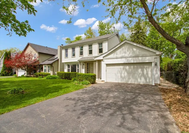 Homes for sale in Mundelein, IL | 940 French Dr, Mundelein, IL 60060 | MLS# 12687776