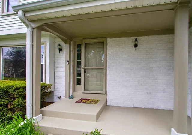 Homes for sale in Mundelein, IL | 940 French Dr, Mundelein, IL 60060 | MLS# 12687776