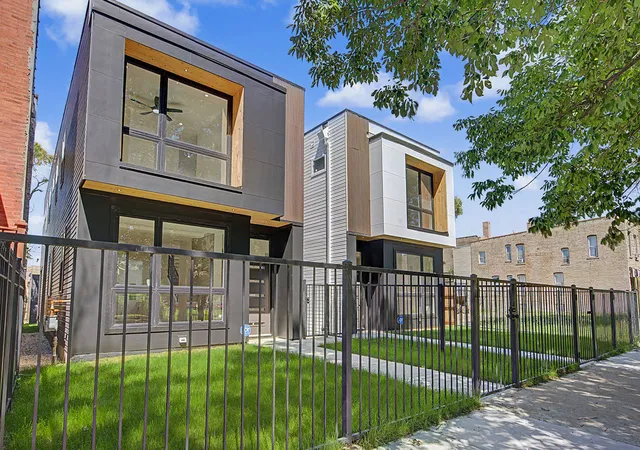 2nd image of 616 N Avers Ave, Chicago, IL 60624 | MLS# 12687778