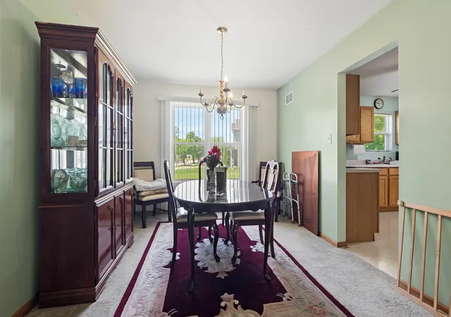 5th image of 1401 Lasser Dr, Plainfield, IL 60586 | MLS# 12687796