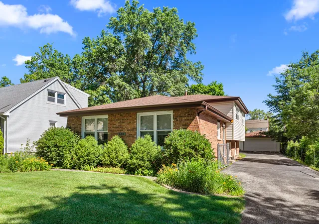 Homes for sale in Crete, IL | 653 Jefferson St, Crete, IL 60417 | MLS# 12687815