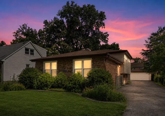 Homes for sale in Crete, IL | 653 Jefferson St, Crete, IL 60417 | MLS# 12687815