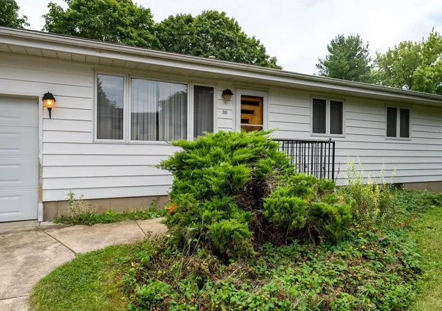Photo 1 of Single family home for sale at 201 E Ririe Pl, Flanagan, IL 61740 | MLS# 12687816 | Listing updated on 2026-09-18