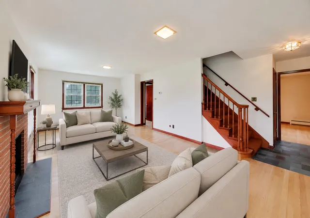 3rd image of 23W019 Sidney Ave, Glen Ellyn, IL 60137 | MLS# 12687854