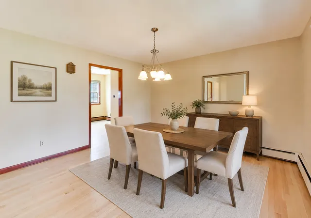 5th image of 23W019 Sidney Ave, Glen Ellyn, IL 60137 | MLS# 12687854