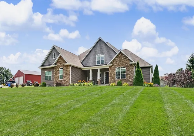 Photo 3 of Single family home for sale at 801 Trailblazer Ln, Monticello, IL 61856 | MLS# 12687863 | Listing updated on 2026-08-17