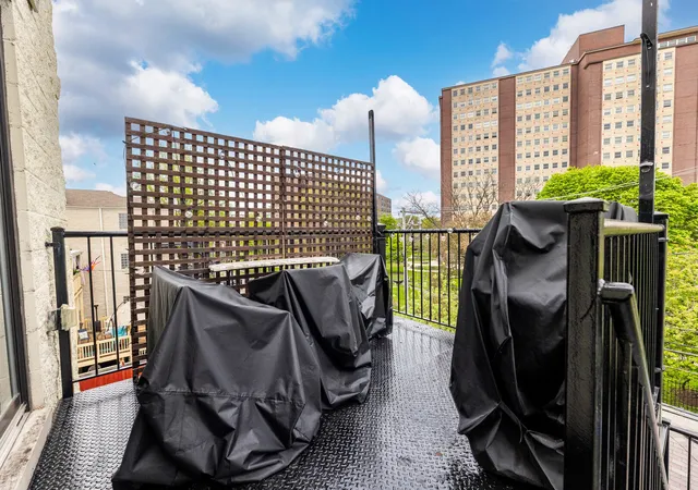 Homes for sale in Chicago, IL | 4245 S Langley Avenue, Chicago, IL 60653 | Houzeo