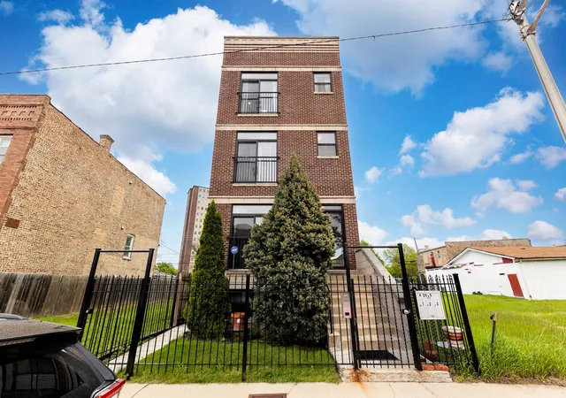 Homes for sale in Chicago, IL | 4245 S Langley Ave #3, Chicago, IL 60653 | MLS# 12687864