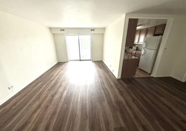 Homes for sale in Schaumburg, IL | 1460 Fairlane Dr #311, Schaumburg, IL 60193 | MLS# 12687880