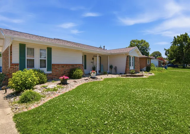 Homes for sale in Granite City, IL | 3232 Newell Dr, Granite City, IL 62040 | MLS# 12687884