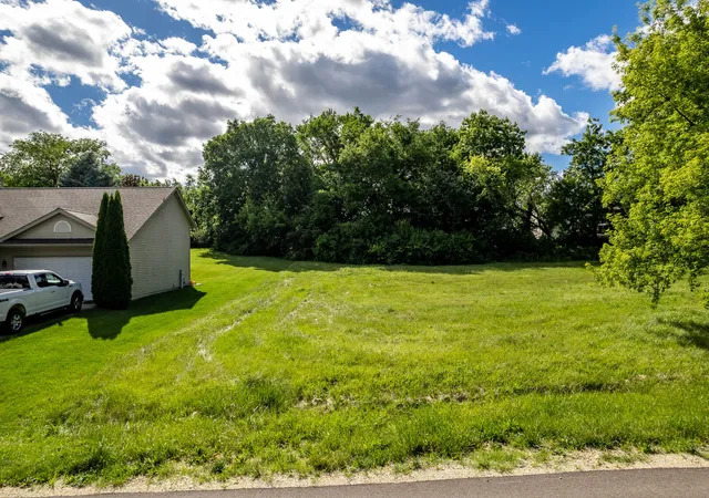 Homes for sale in Poplar Grove, IL | 110 Heath Cliff Dr Se, Poplar Grove, IL 61065 | MLS# 12687886