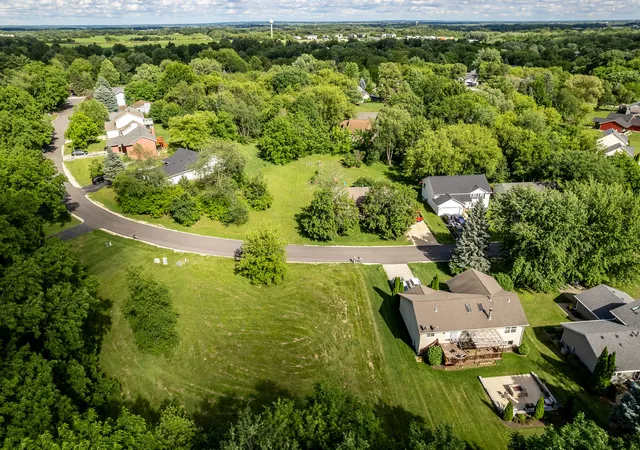 Homes for sale in Poplar Grove, IL | 110 Heath Cliff Dr Se, Poplar Grove, IL 61065 | MLS# 12687886