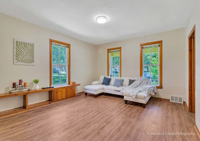 5th image of 15 N Brainard St, Naperville, IL 60540 | MLS# 12687889
