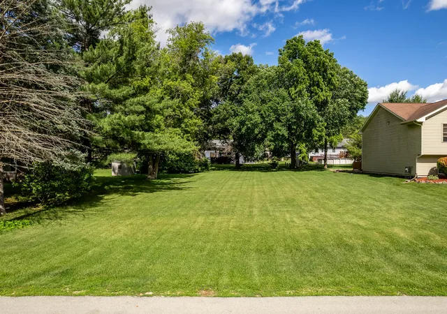 Homes for sale in Poplar Grove, IL | 411 Ne Staffordshire Dr Se, Poplar Grove, IL 61065 | MLS# 12687895