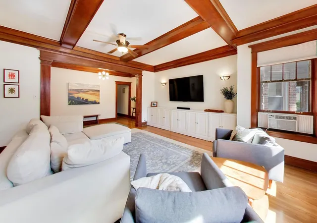4th image of 5525 S Cornell Ave, Chicago, IL 60637