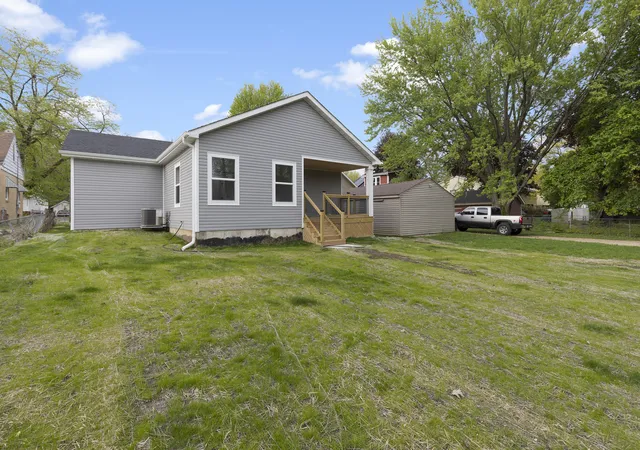 30th image of 1212 Lincoln Ave, Rockford, IL 61102 | MLS# 12687911