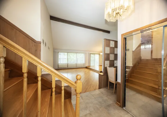 4th image of 10025 Bronx Ave, Skokie, IL 60077 | MLS# 12687957