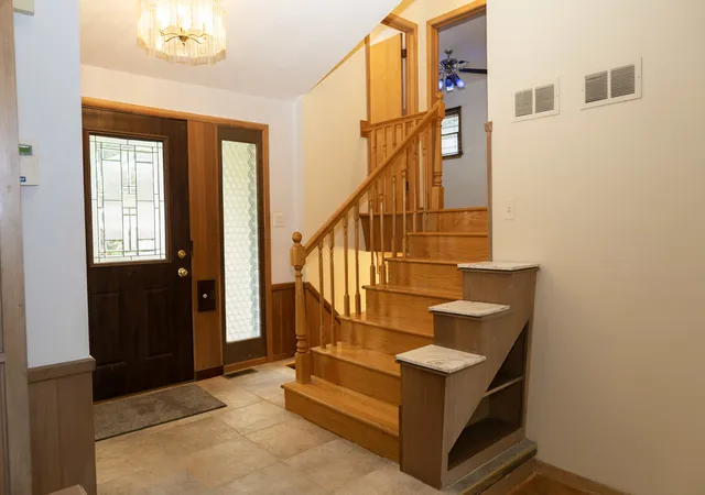 5th image of 10025 Bronx Ave, Skokie, IL 60077 | MLS# 12687957