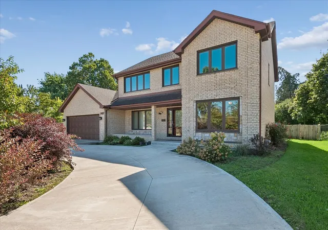 Single family home for sale at 345 W Dempster St, Des Plaines, IL 60016 | MLS# 12688078