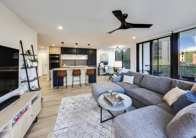 4th image of 1560 N Sandburg Ter #315J, Chicago, IL 60610 | MLS# 12688082