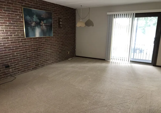 Homes for sale in Palos Hills, IL | 11277 S Roberts Rd S, Palos Hills, IL 60465