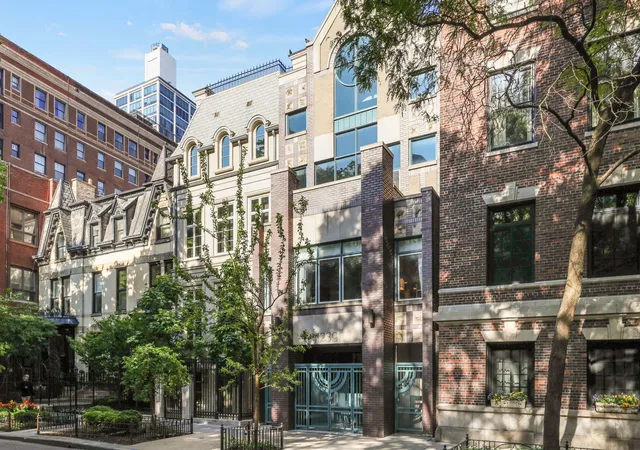 2nd image of 1239 N State Pkwy #2, Chicago, IL 60610 | MLS# 12688117