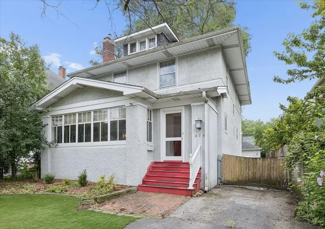 Photo 1 of Single family home for sale at 404 S Brainard Ave, La Grange, IL 60525 | MLS# 12688130 | Listing updated on 2026-09-27