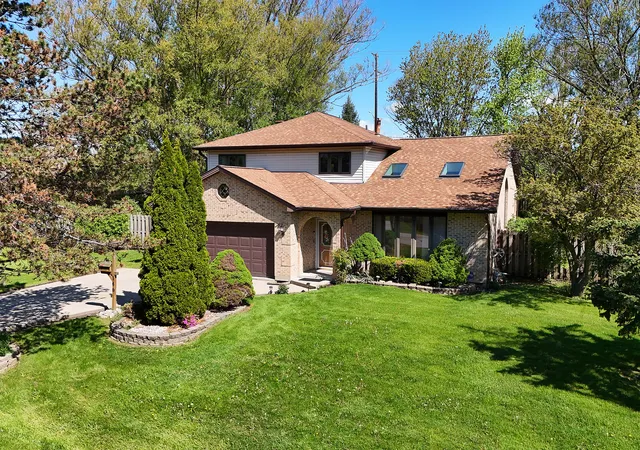 2nd image of 160 Aster Ln, Hoffman Estates, IL 60169 | MLS# 12688147