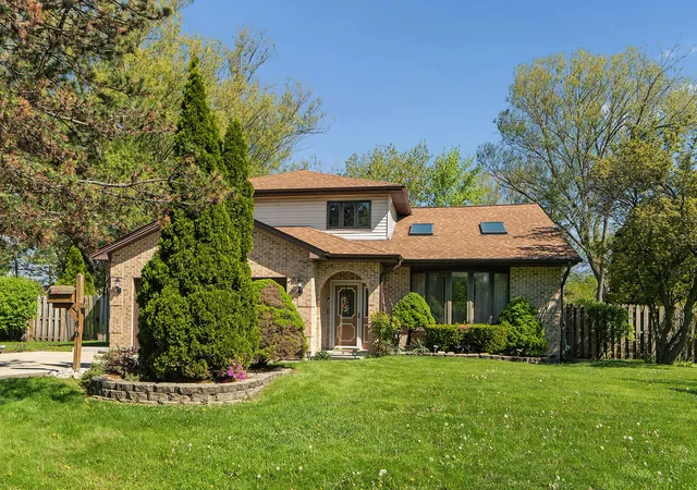 5th image of 160 Aster Ln, Hoffman Estates, IL 60169 | MLS# 12688147