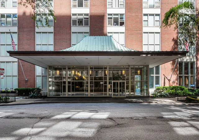 2nd image of 1325 N State Pkwy, Chicago, IL 60610