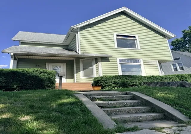 Homes for sale in Dixon, IL | 420 College Ave, Dixon, IL 61021 | MLS# 12688158