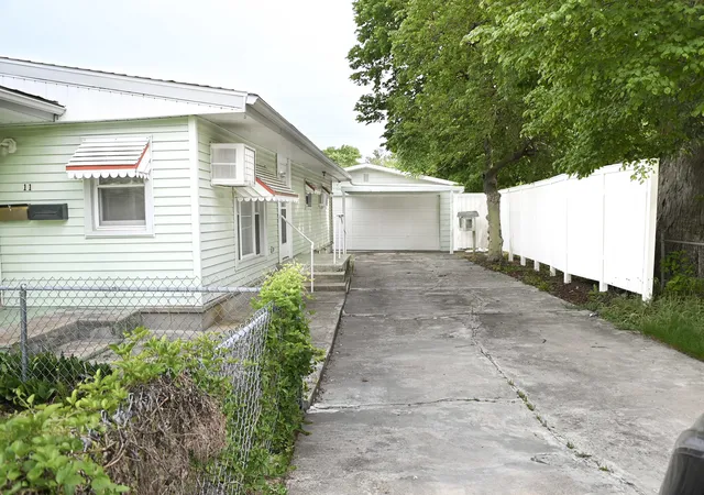 4th image of 11 E Woodlawn St, Danville, IL 61832 | MLS# 12688175
