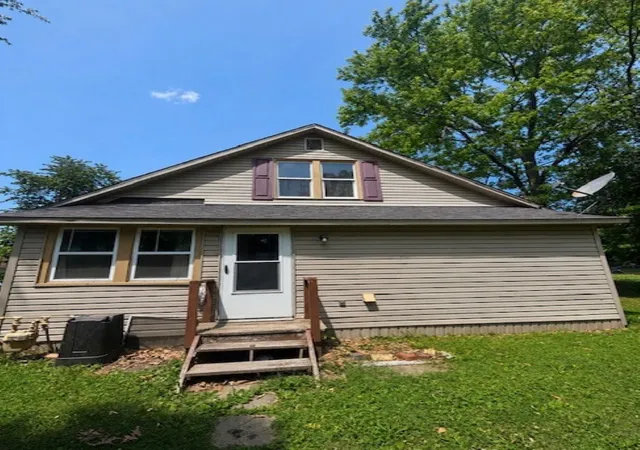 3rd image of 407 N Madison St, West Frankfort, IL 62896 | MLS# 12688192