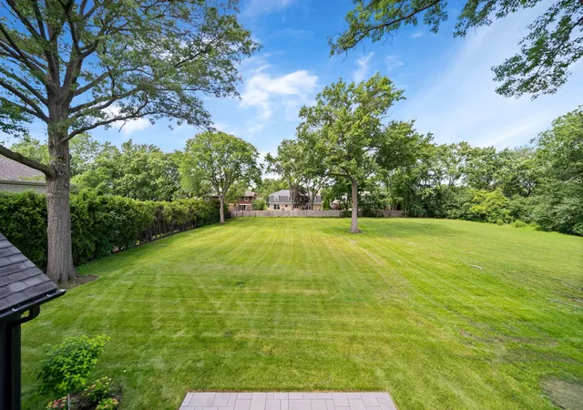 33rd image of 3890 Greenacre Dr, Northbrook, IL 60062 | MLS# 12688202