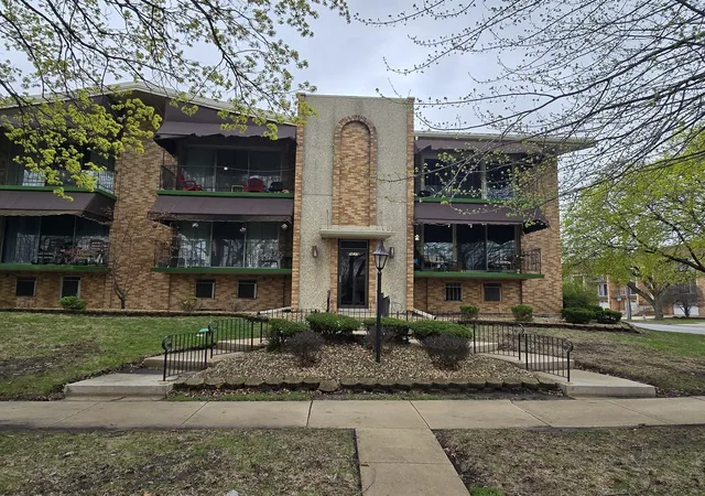 Photo 1 of Condo for sale at 9637 S Keeler Ave #1E, Oak Lawn, IL 60453 | MLS# 12688225 | Listing updated on 2026-07-01