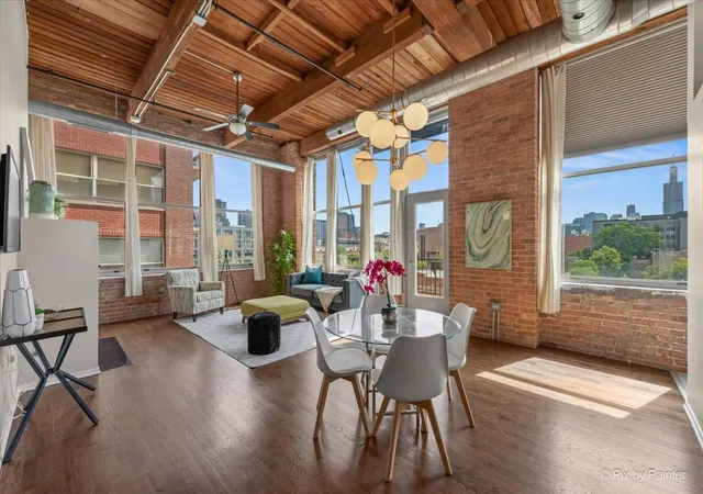 Homes for sale in Chicago, IL | 1500 W Monroe St #422, Chicago, IL 60607 | MLS# 12688237