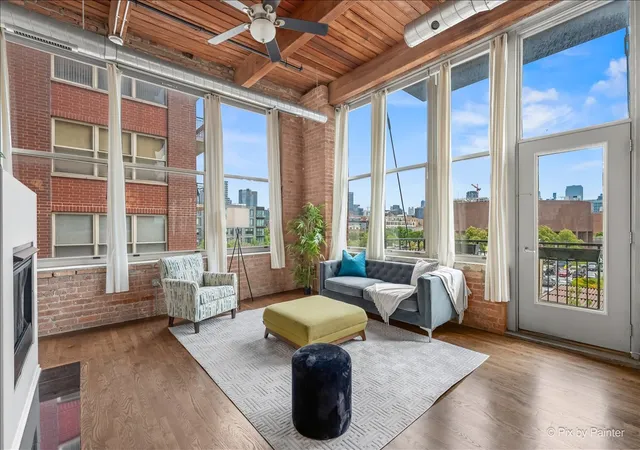 Homes for sale in Chicago, IL | 1500 W Monroe St #422, Chicago, IL 60607 | MLS# 12688237