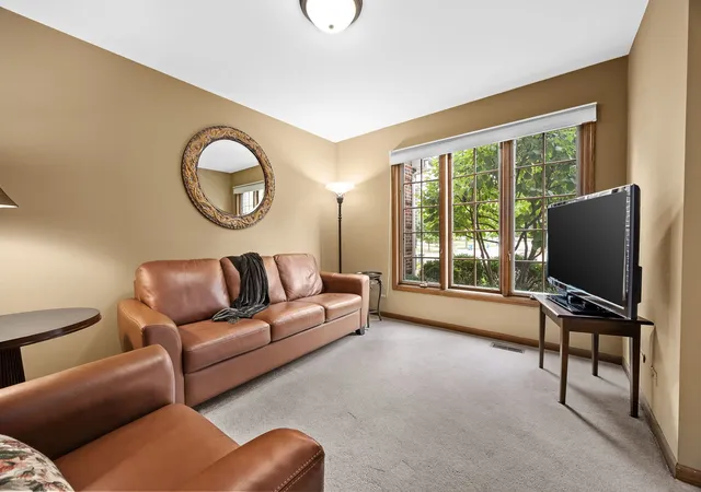 Photo 4 of Single family home for sale at 3925 Biltmore Rd, Downers Grove, IL 60515 | MLS# 12688240 | Listing updated on 2026-09-24