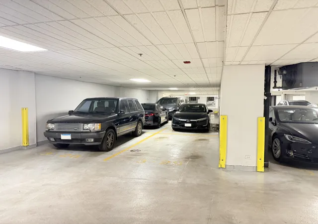 2nd image of 910 S Michigan Ave, Chicago, IL 60605