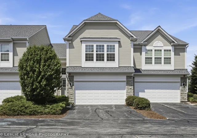 Homes for sale in Oswego, IL | 337 Devoe Dr #337, Oswego, IL 60543 | MLS# 12688253