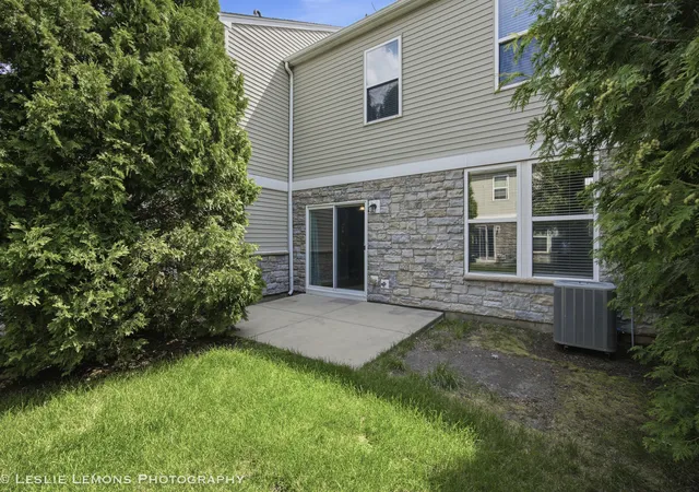 Homes for sale in Oswego, IL | 337 Devoe Dr #337, Oswego, IL 60543 | MLS# 12688253