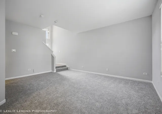 Homes for sale in Oswego, IL | 337 Devoe Dr #337, Oswego, IL 60543 | MLS# 12688253