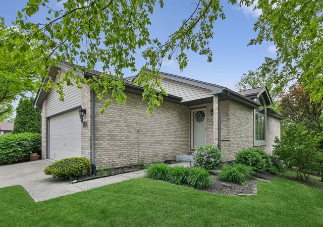 Homes for sale in Orland Park, IL | 11135 Shenandoah Dr, Orland Park, IL 60467 | MLS# 12688293