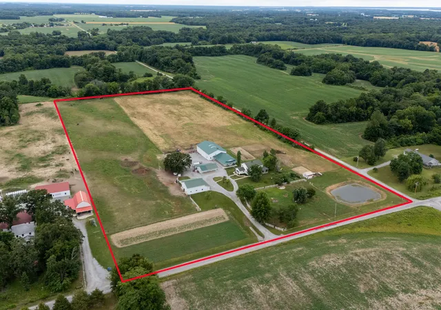 Homes for sale in Belle Rive, IL | 17057 E Saddle Club Rd, Belle Rive, IL 62810 | MLS# 12688302
