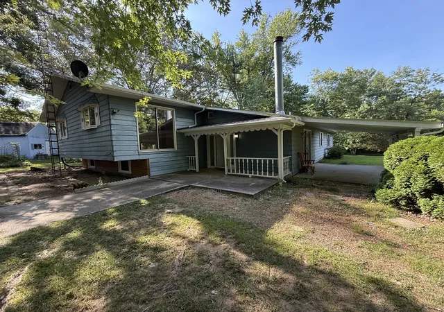 Photo 2 of Single family home for sale at 19309 Corinth Rd, Pittsburg, IL 62974 | MLS# 12688313 | Listing updated on 2026-08-27