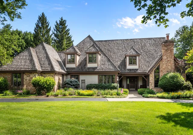 Photo 4 of Single family home for sale at 18 S Wynstone Dr, North Barrington, IL 60010 | MLS# 12688320 | Listing updated on 2026-09-17