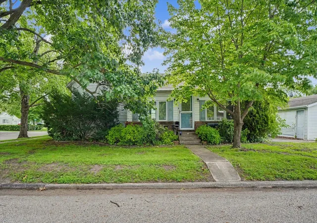 Homes for sale in Monticello, IL | 303 E Wilson St, Monticello, IL 61856 | MLS# 12688330