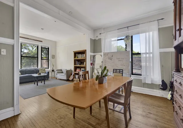 Homes for sale in Chicago, IL | 1406 W Flournoy St #3, Chicago, IL 60607 | MLS# 12688334